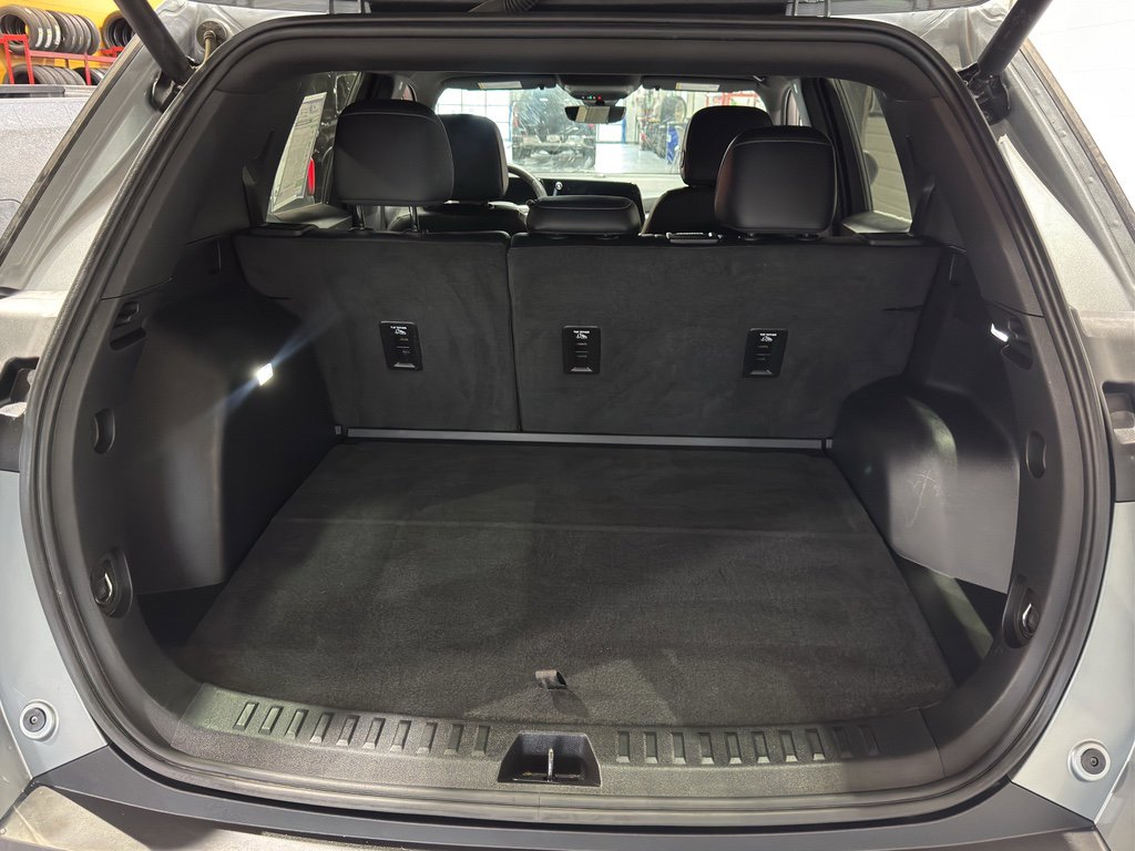 Used 2025 Chevrolet Equinox LT w/ Convenience Package II image 20