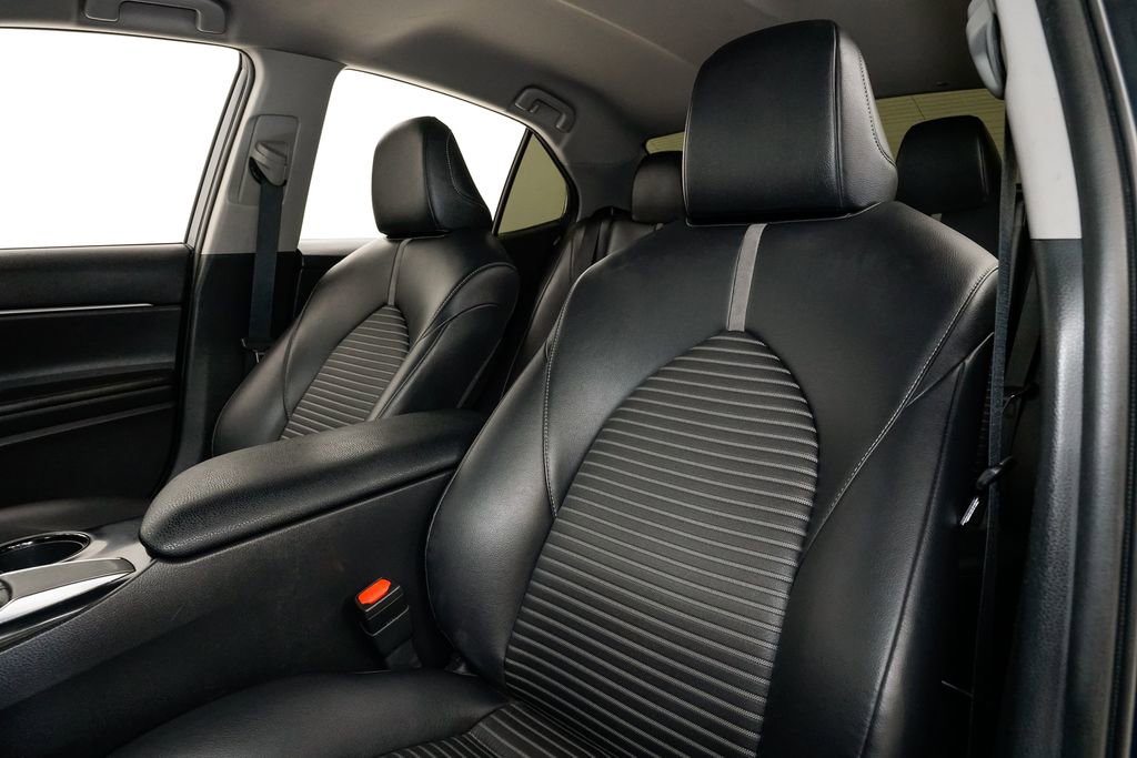 Used 2018 Toyota Camry SE image 8