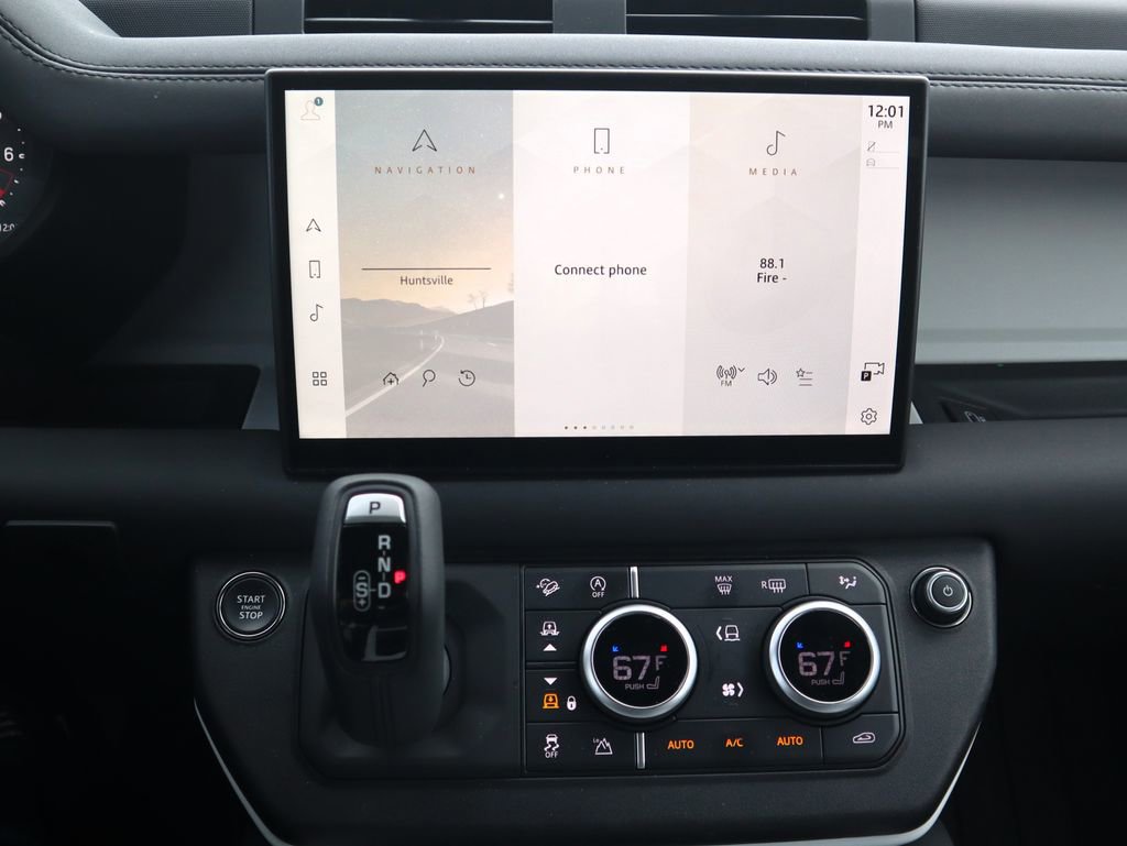 Used 2025 Land Rover Defender 90 S image 14