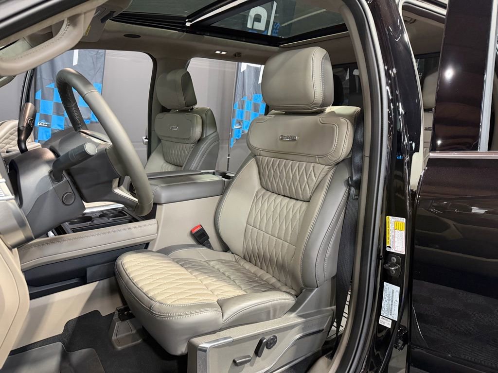 Used 2025 Ford F250 Platinum w/ Platinum Plus Package image 27
