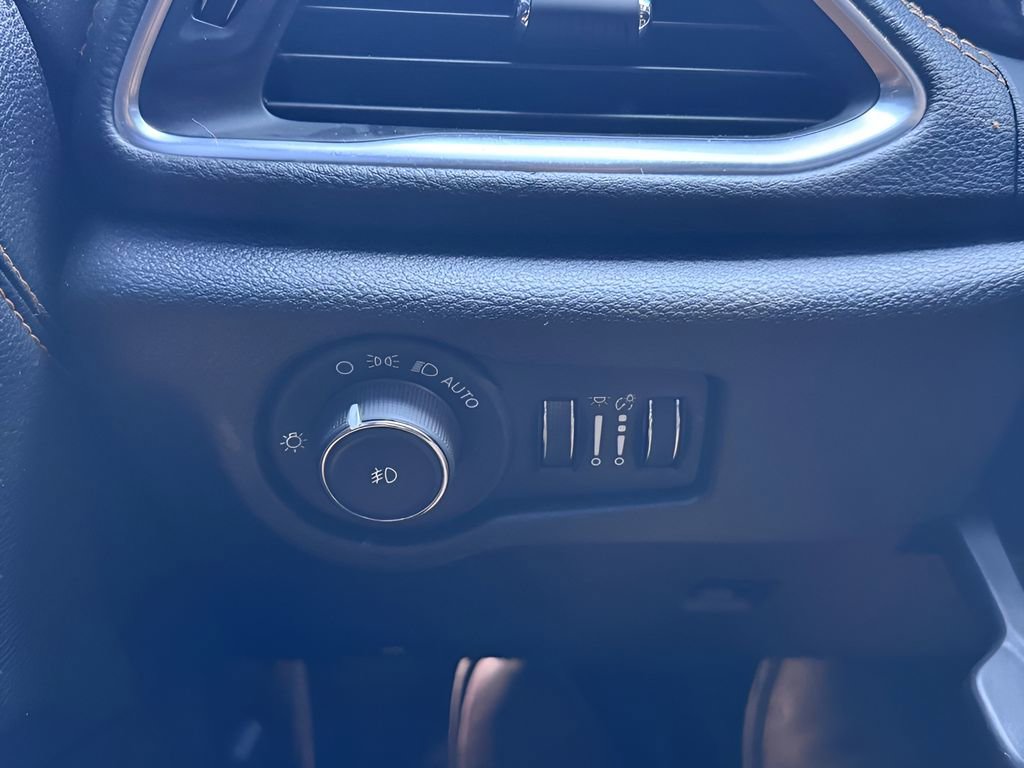 Used 2023 Chrysler Pacifica Pinnacle FWD image 19