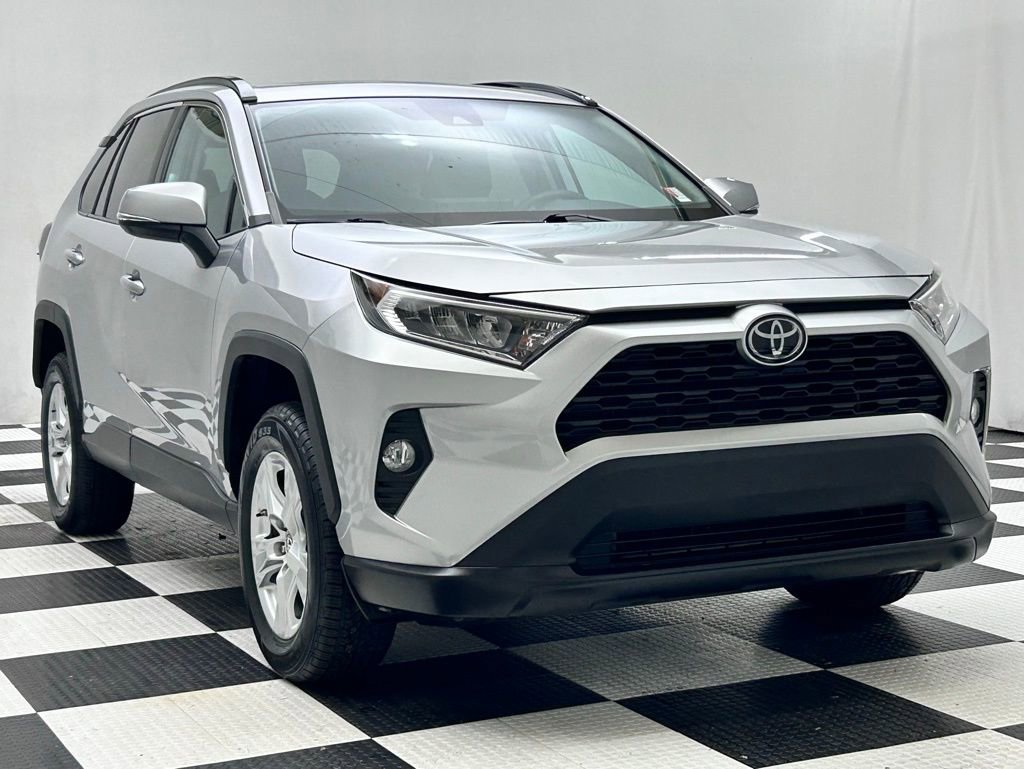 Used 2019 Toyota RAV4 XLE image 2