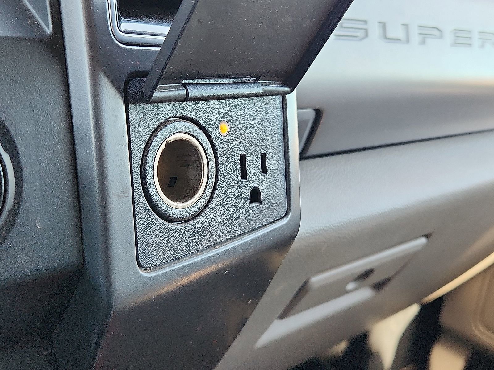 Used 2022 Ford F350 XLT w/ XLT Premium Package image 16