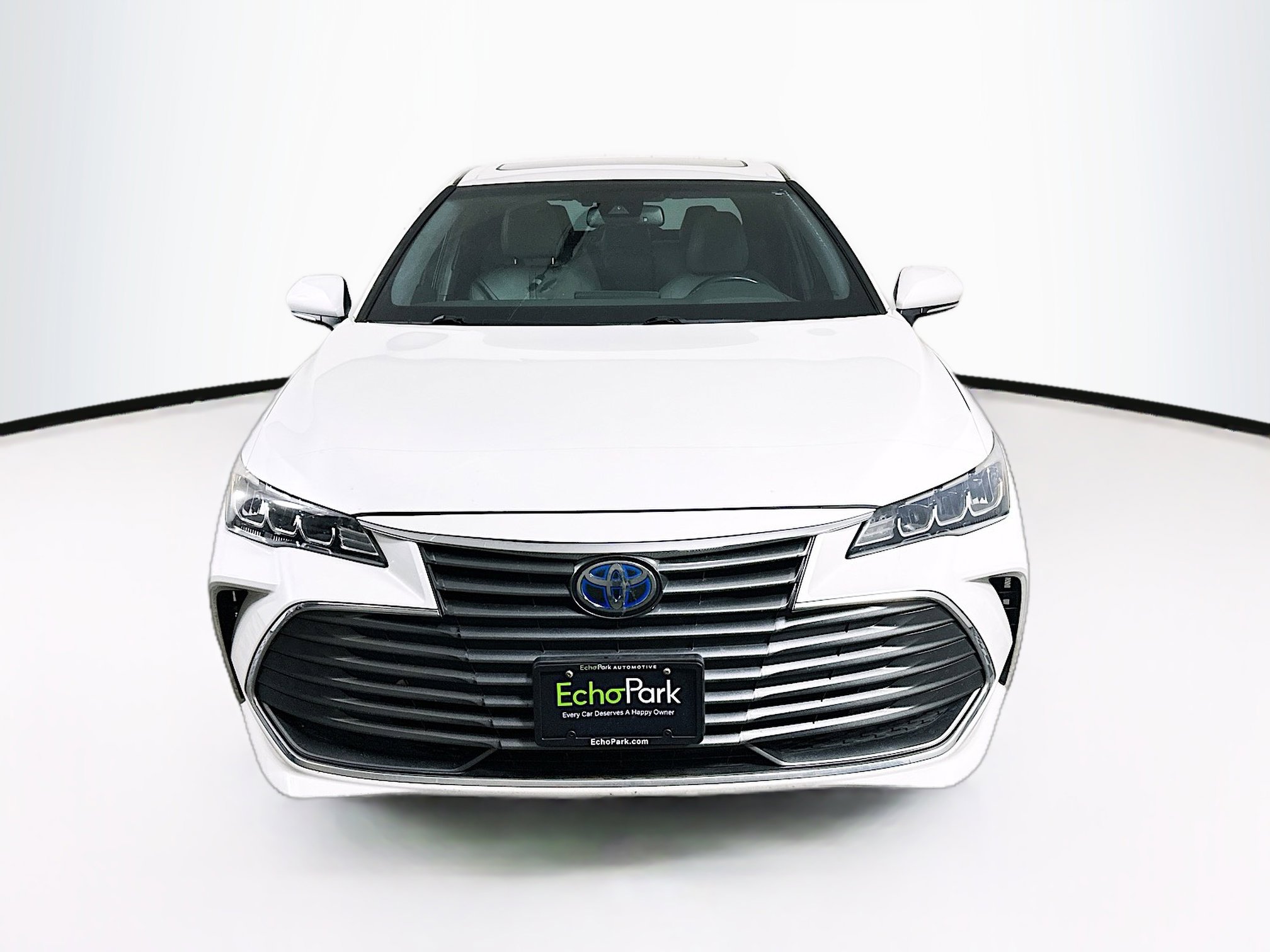 Used 2019 Toyota Avalon XLE w/ Moonroof Package FWD image 2