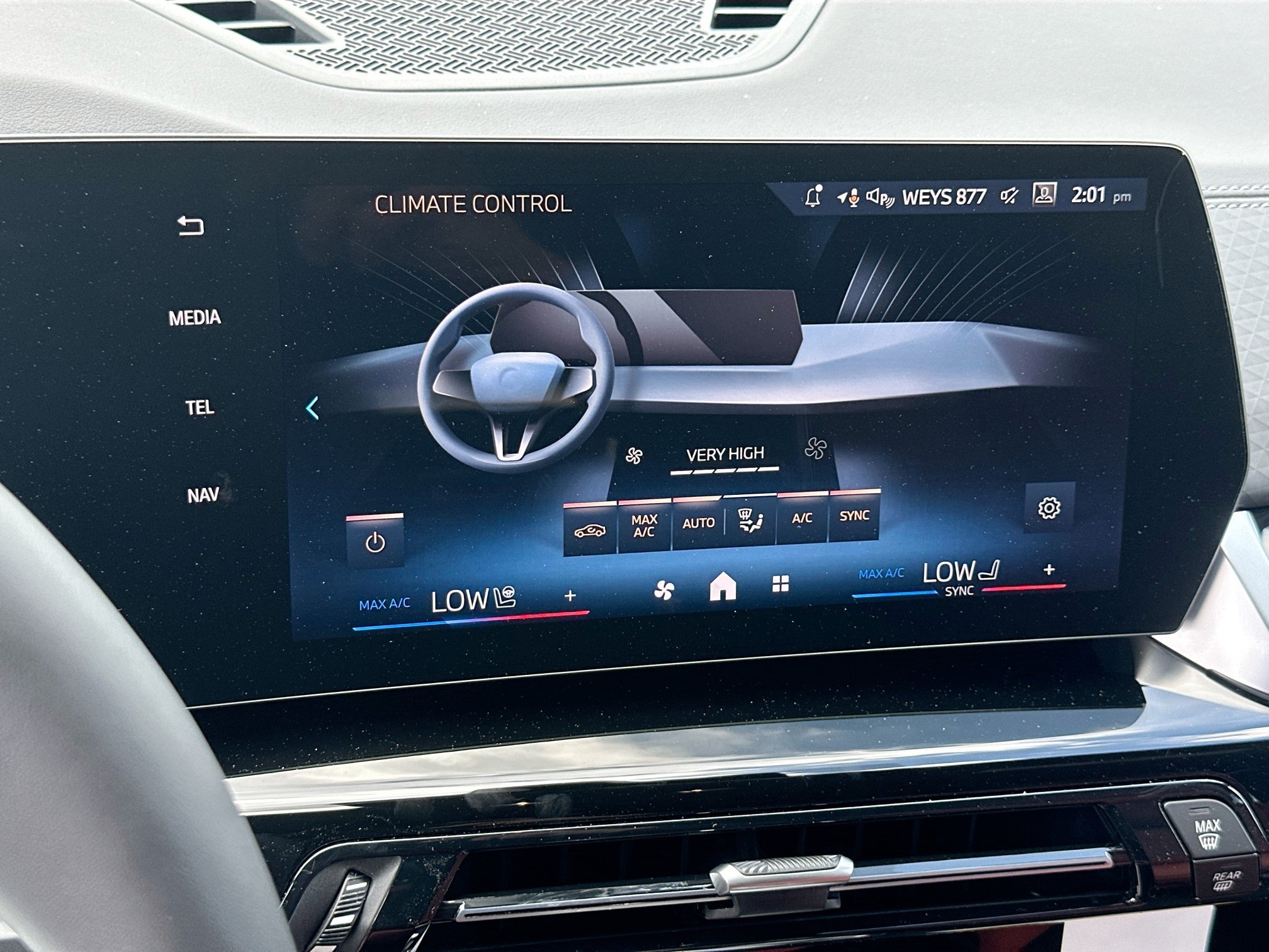 New 2026 BMW X2 xDrive28i AWD/4WD image 12