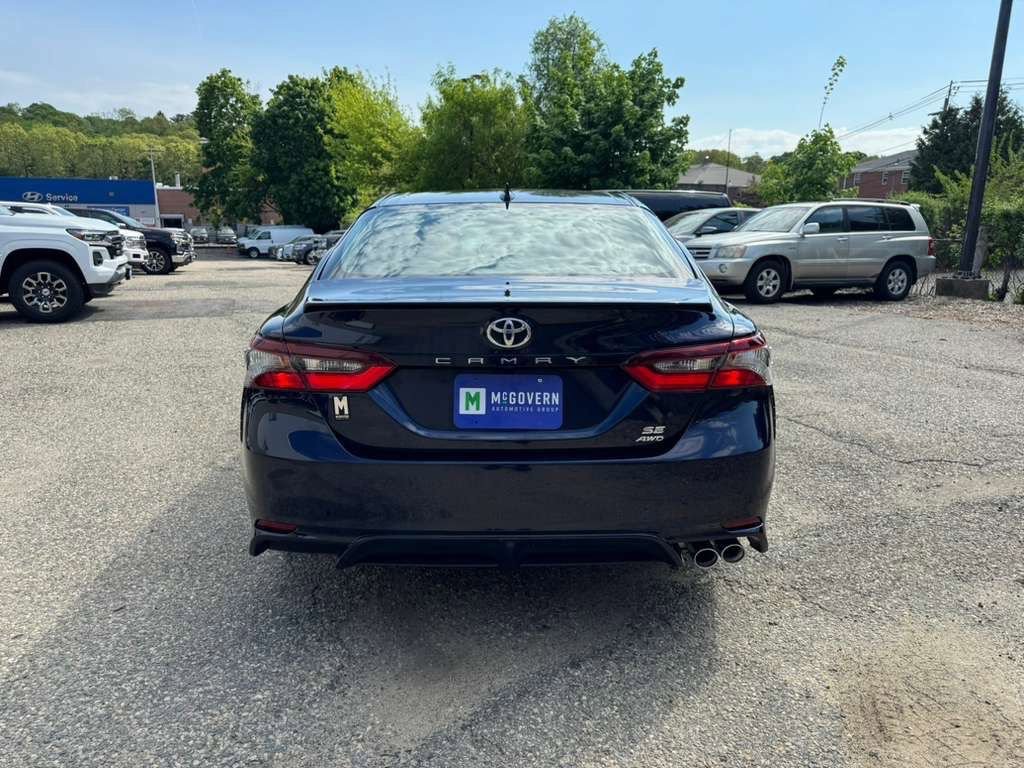 Used 2021 Toyota Camry SE AWD/4WD image 4