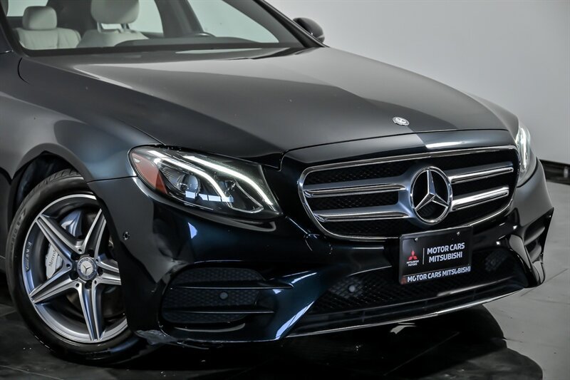 Used 2017 Mercedes-Benz E 300 4MATIC image 2