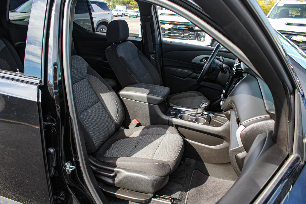 Used 2023 Chevrolet Traverse LT FWD image 26
