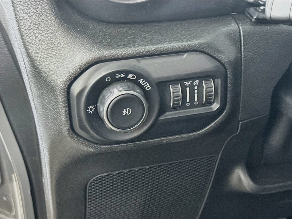 Used 2021 Jeep Wrangler Unlimited Sahara AWD/4WD image 24
