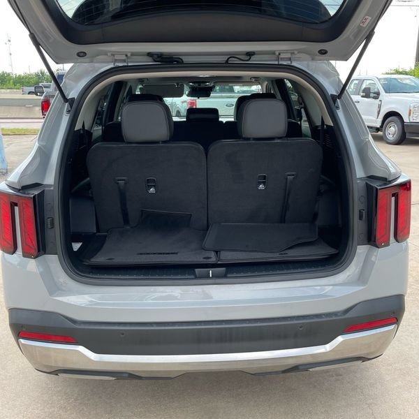 Used 2024 Kia Sorento S w/ Panoramic Sunroof Package AWD/4WD image 6