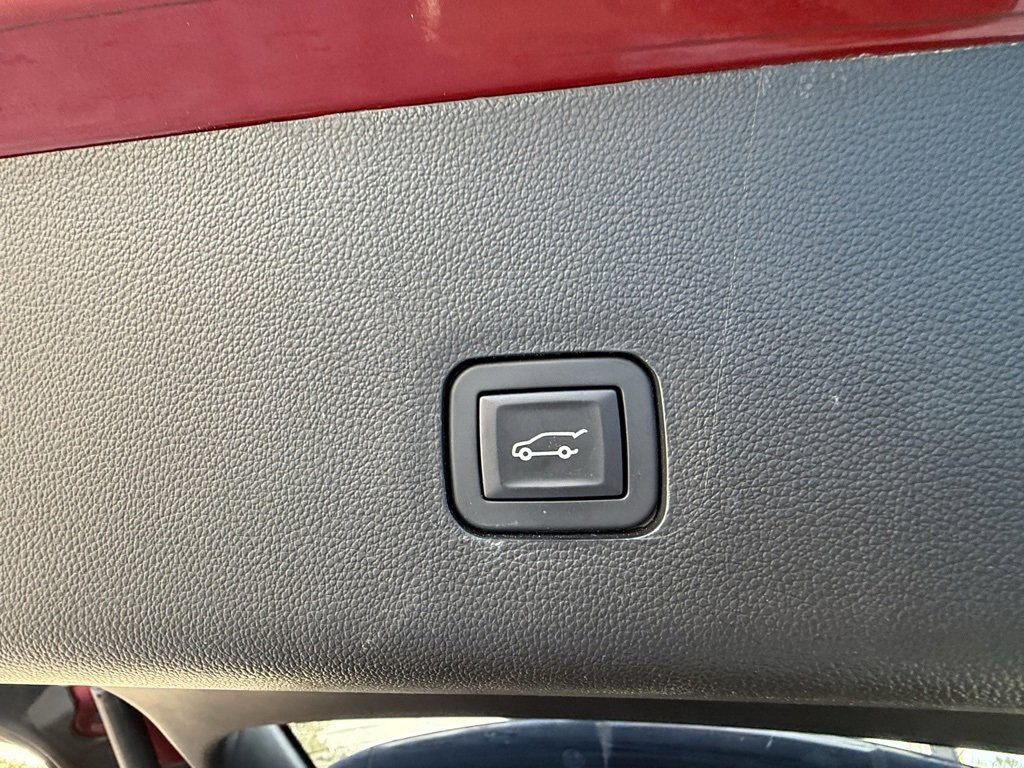 Certified 2018 Chevrolet Traverse High Country image 35