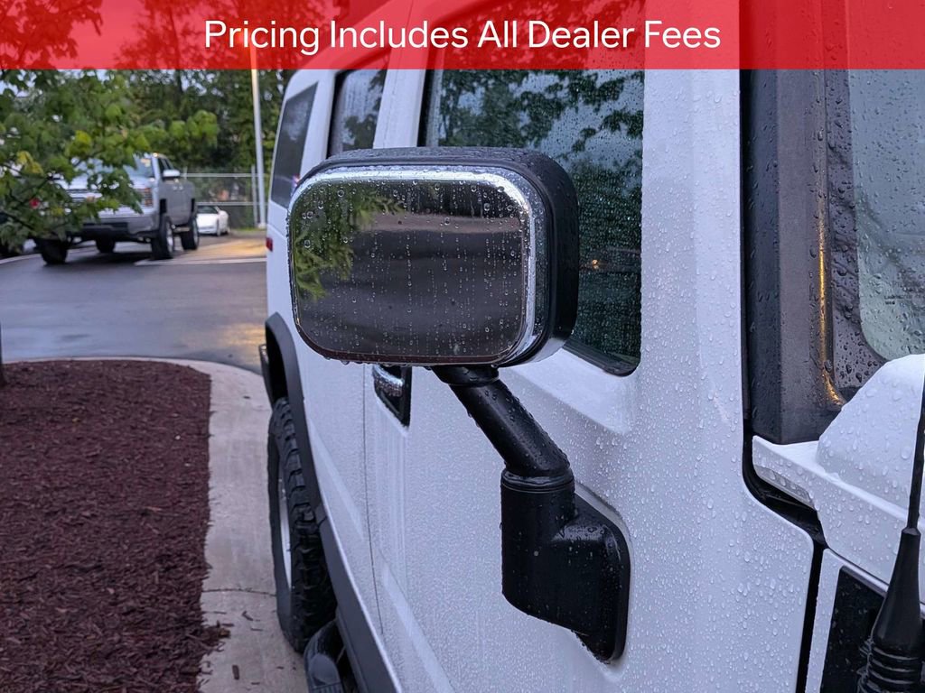 Used 2004 HUMMER H2 w/ Preferred Equipment Group AWD/4WD image 10