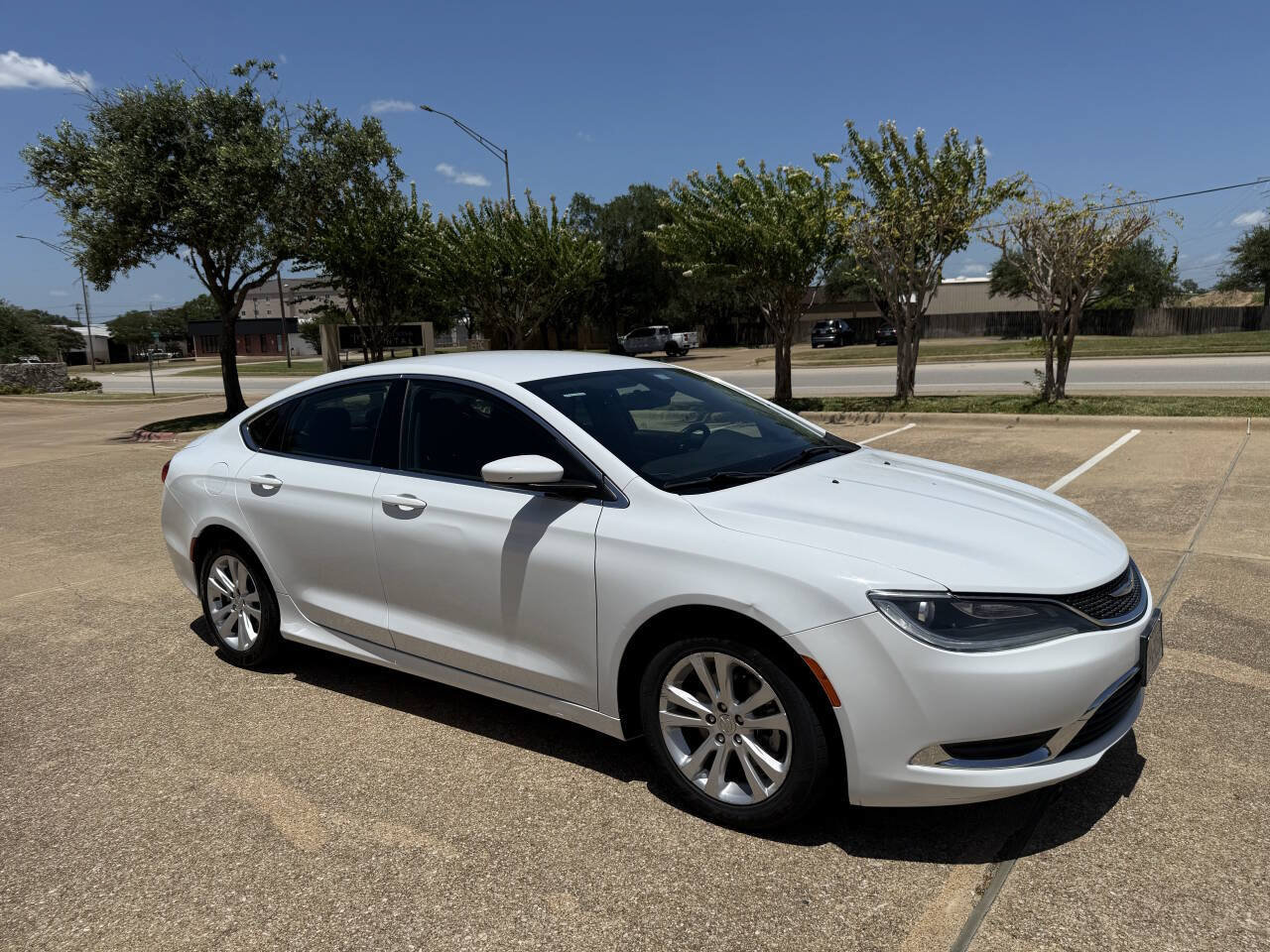 Used 2015 Chrysler 200 Limited w/ Convenience Group
