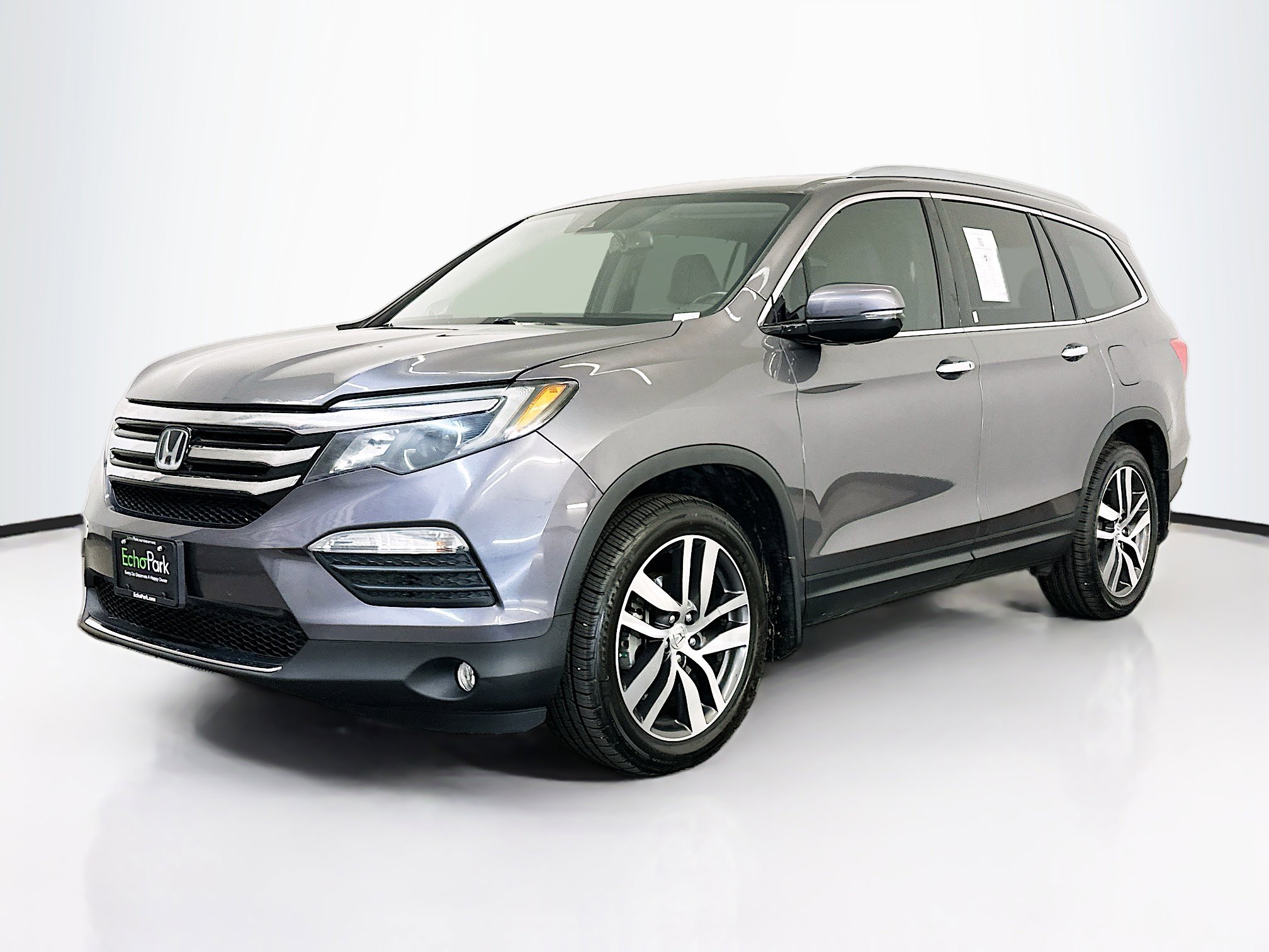 Used 2018 Honda Pilot Touring image 3