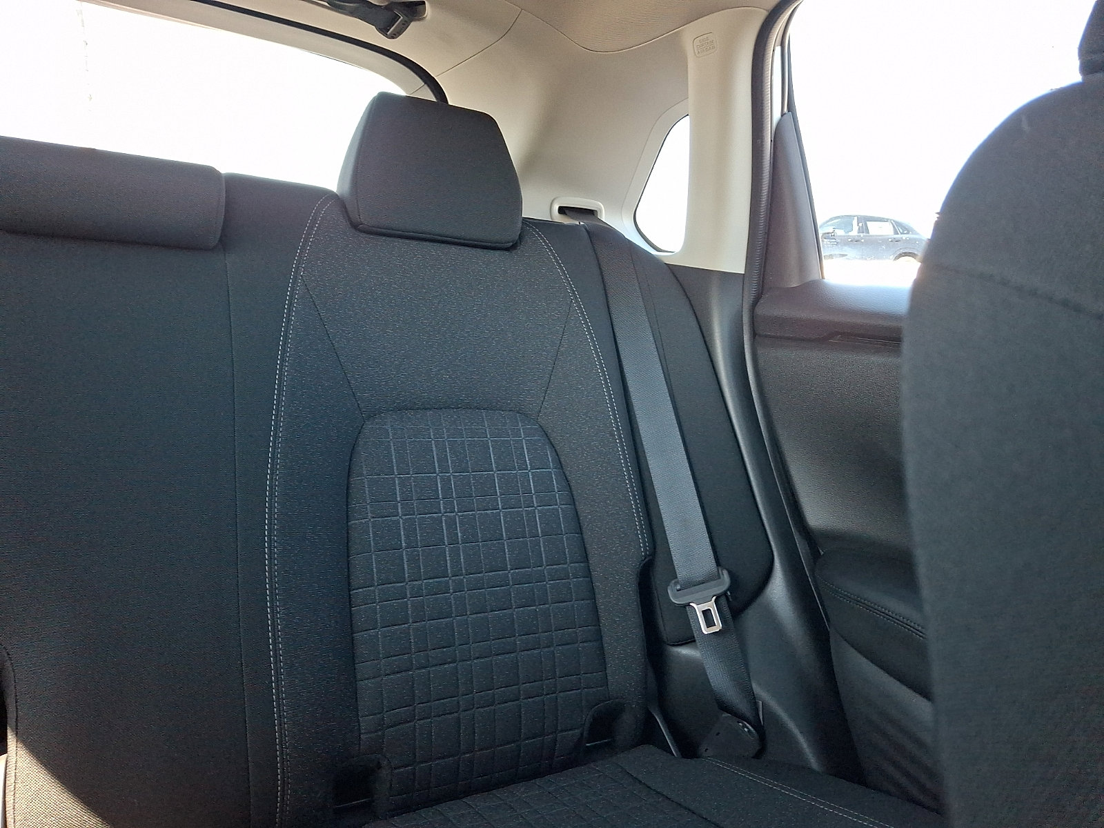 Used 2023 Honda HR-V LX image 16