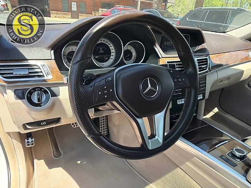 Used 2016 Mercedes-Benz E 350 4MATIC Wagon w/ Premium Package image 22
