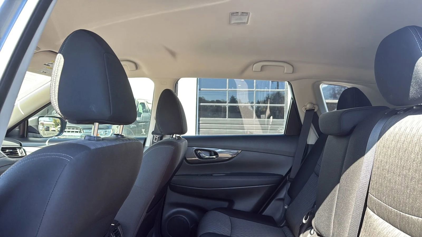 Used 2020 Nissan Rogue SV image 37