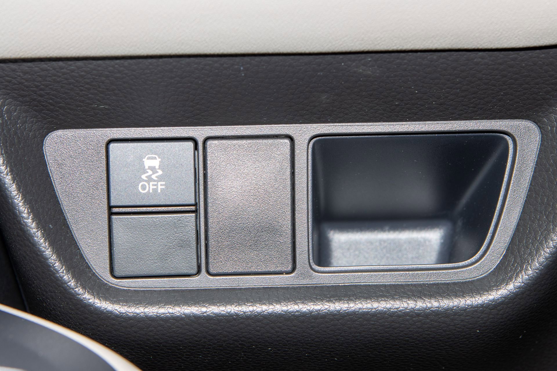 Certified 2023 Honda HR-V EX-L image 32