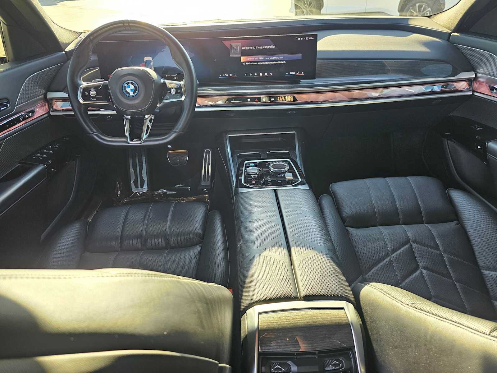 Used 2024 BMW i7 eDrive50 w/ M Sport Package RWD image 18