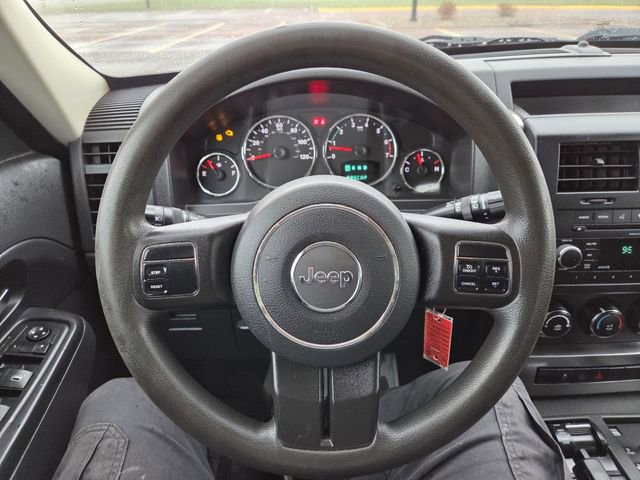 Used 2011 Jeep Liberty Sport AWD/4WD image 16
