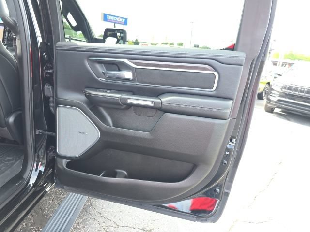 Used 2025 RAM 1500 Laramie w/ Night Edition AWD/4WD image 29