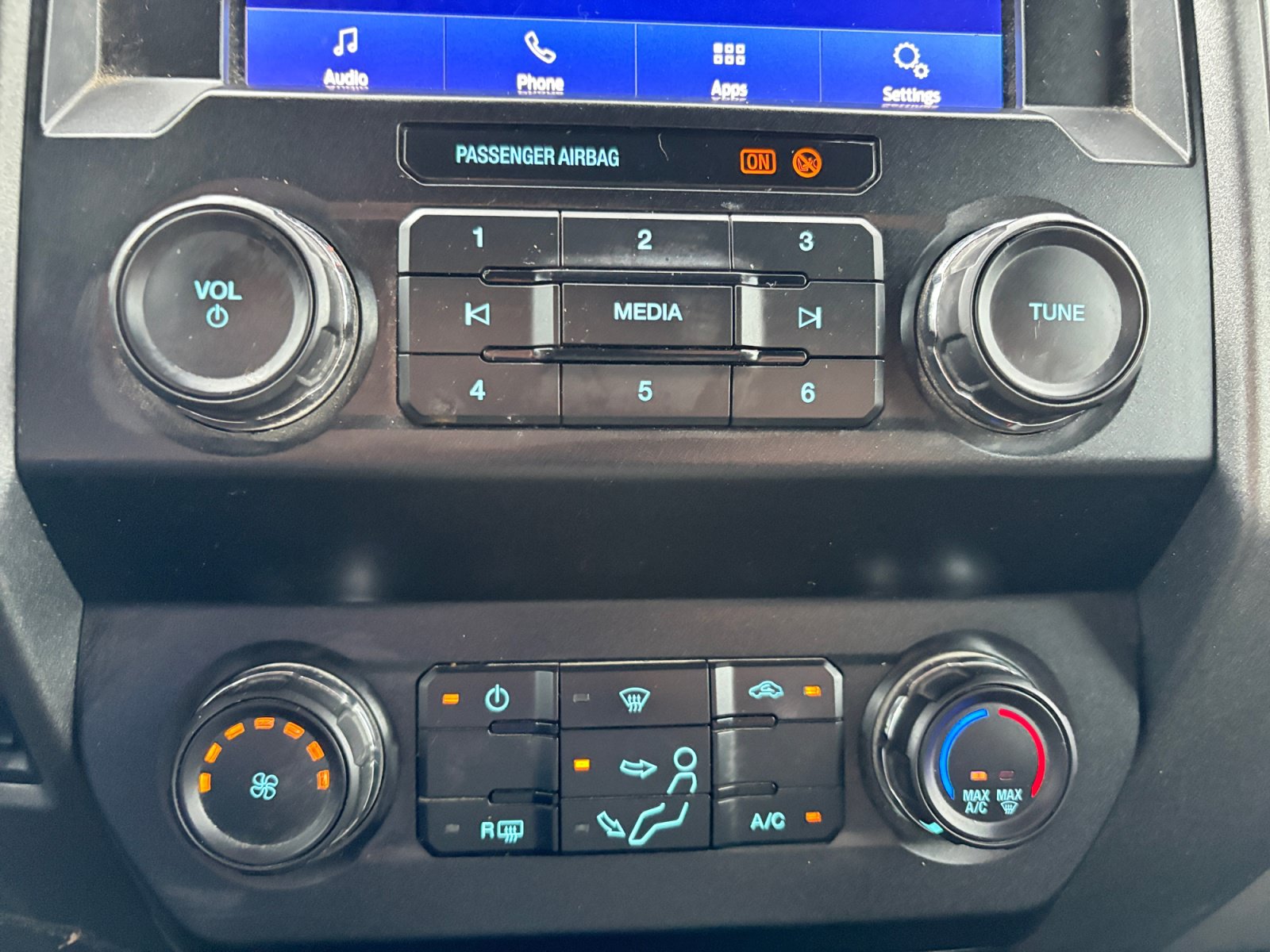 Used 2020 Ford F250 XL w/ STX Appearance Package AWD/4WD image 17