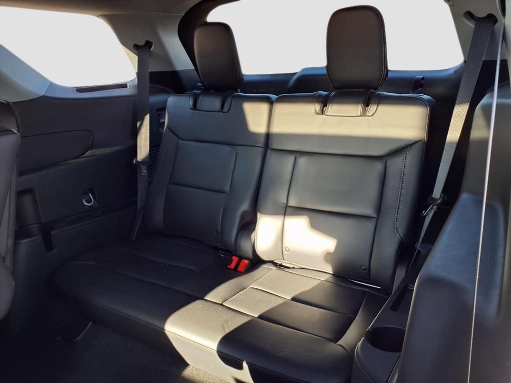 Used 2023 Ford Explorer XLT w/ Equipment Group 202A image 35