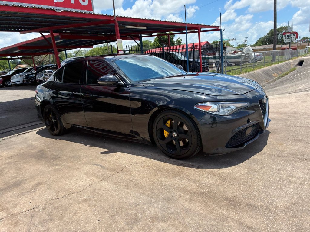 Used 2017 Alfa Romeo Giulia RWD image 11