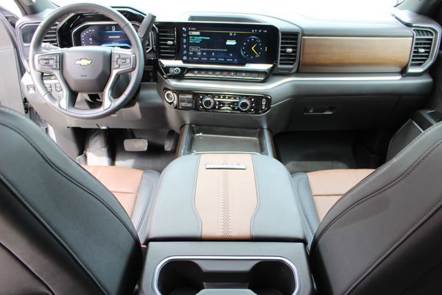 Used 2024 Chevrolet Silverado 3500 High Country w/ High Country Premium Package image 13
