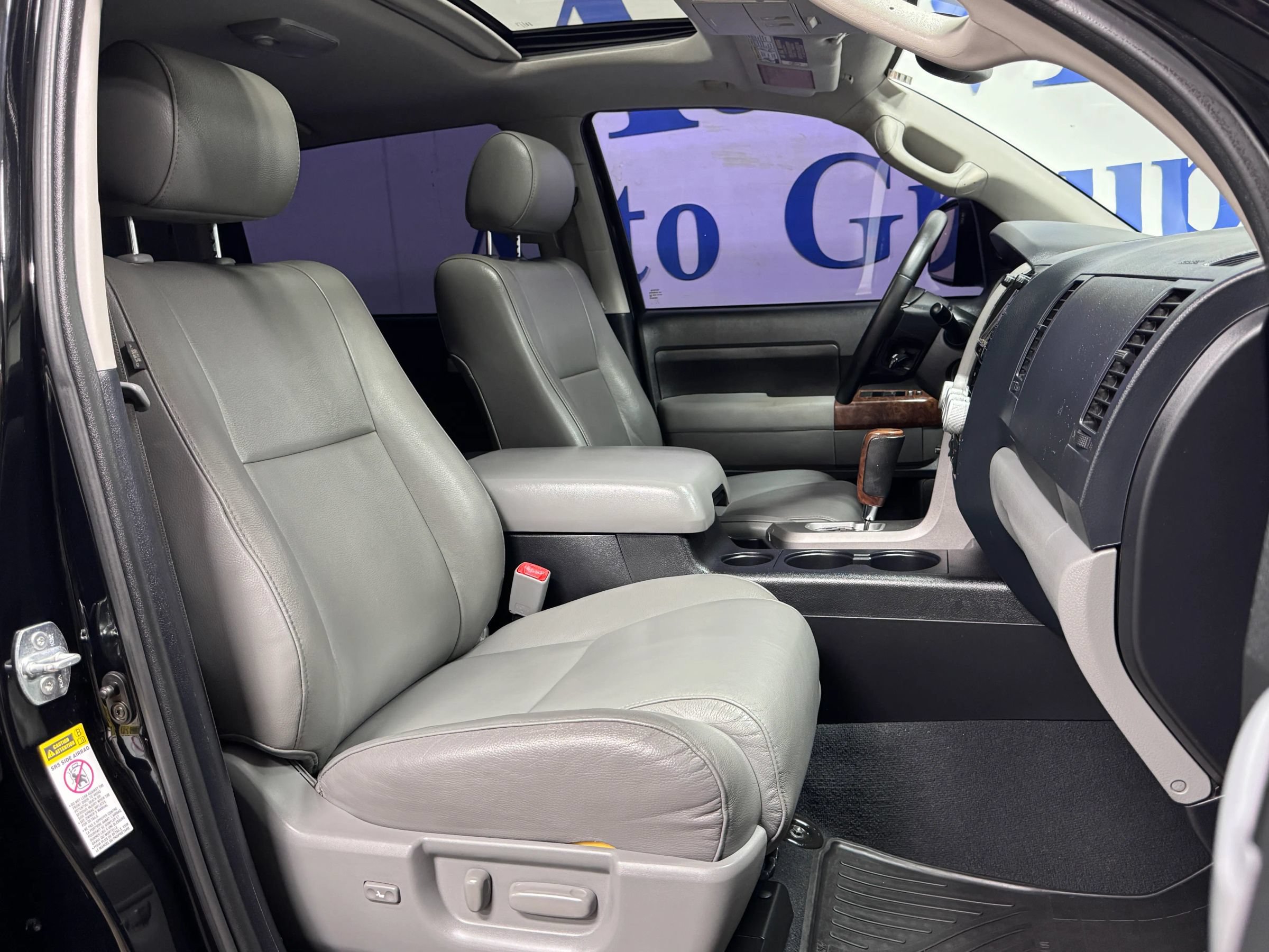 Used 2013 Toyota Tundra Limited w/ Memory Pkg AWD/4WD image 9