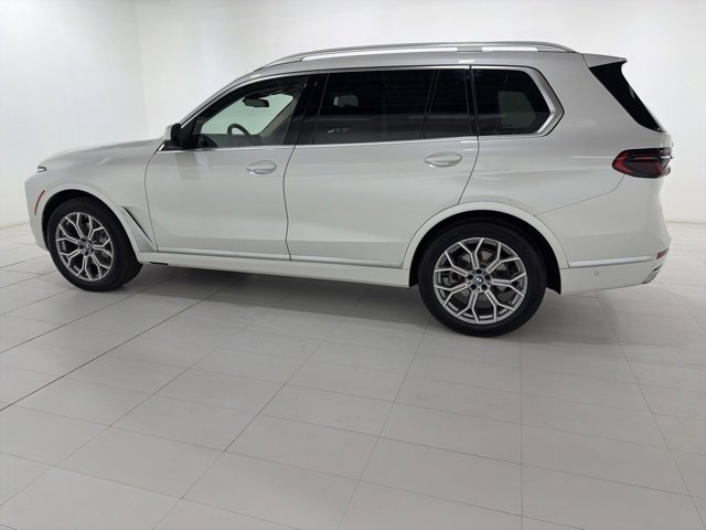 Certified 2024 BMW X7 xDrive40i w/ Premium Package image 2