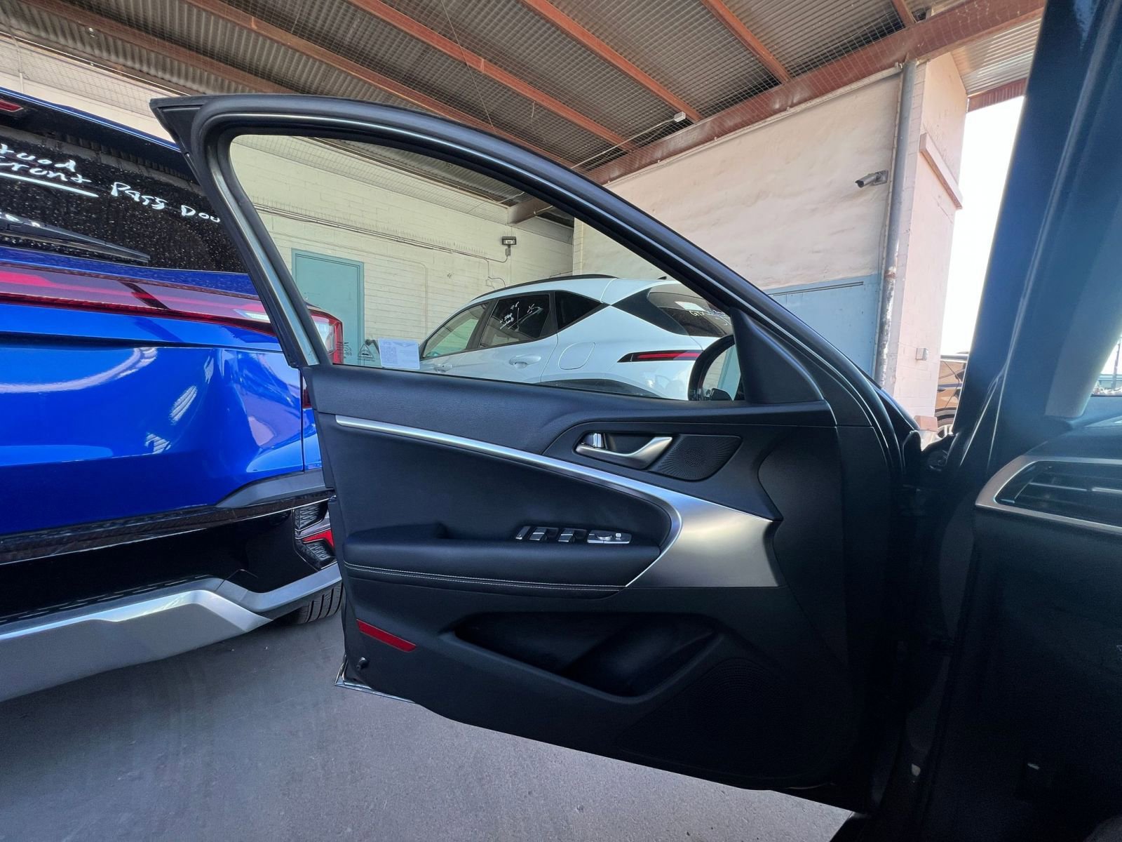 Used 2025 Genesis G70 2.5T image 20