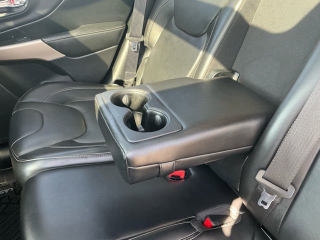 Used 2018 Jeep Cherokee Limited image 31