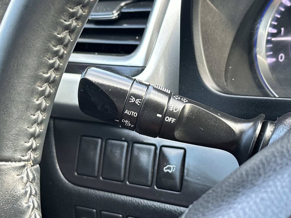 Used 2016 Toyota Highlander XLE FWD image 32
