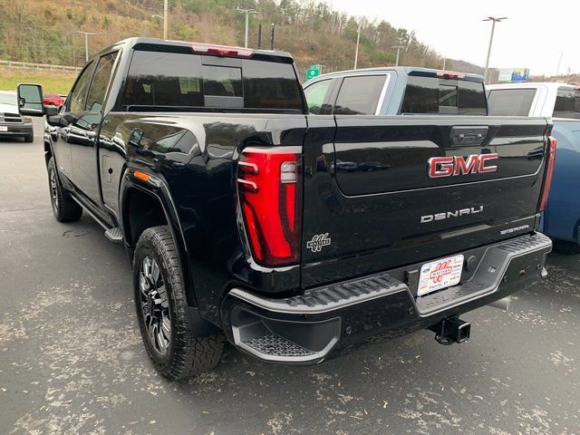 New 2026 GMC Sierra 3500 Denali w/ Denali Reserve Package image 3