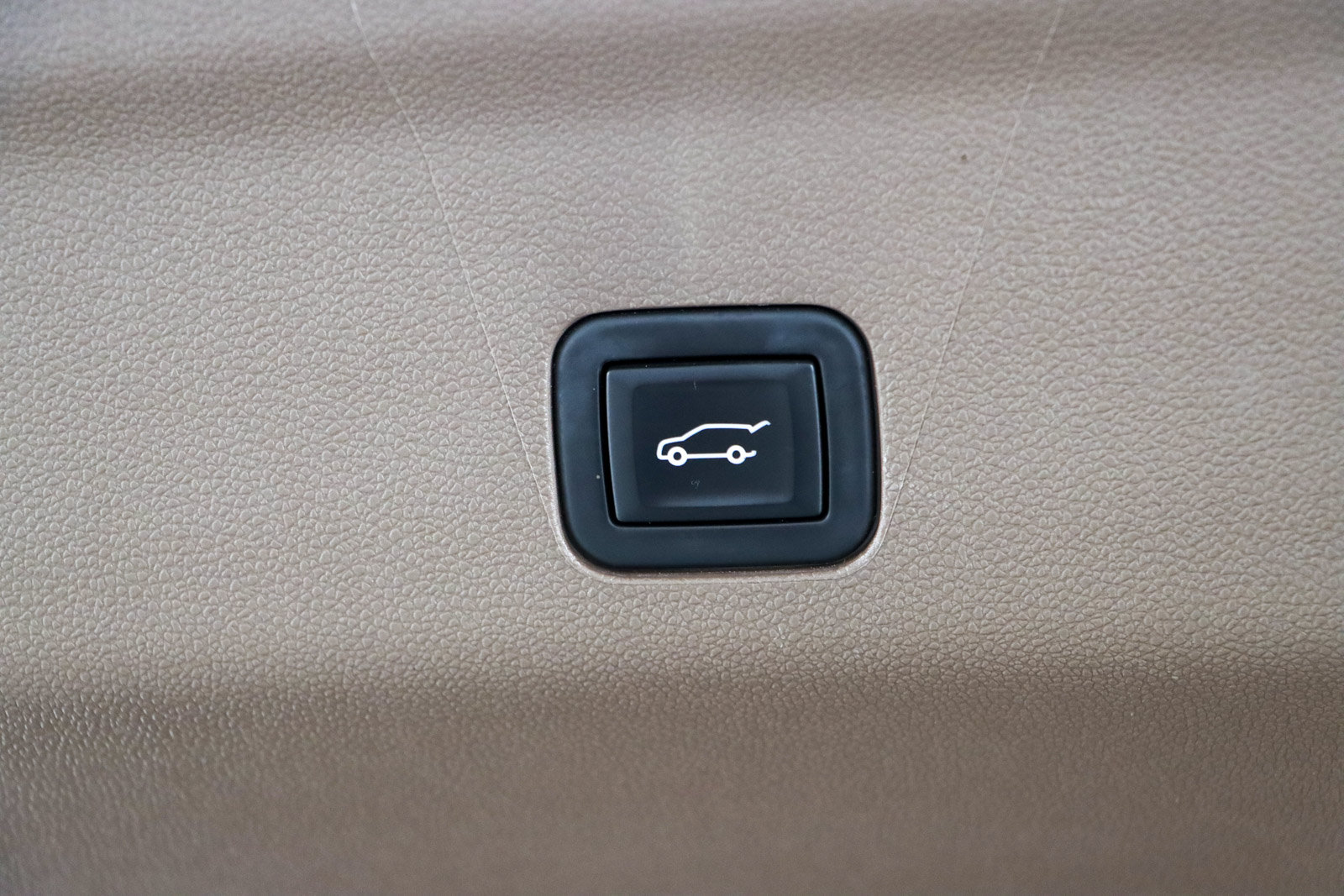 Used 2024 GMC Yukon Denali w/ Advanced Technology Package AWD/4WD image 37