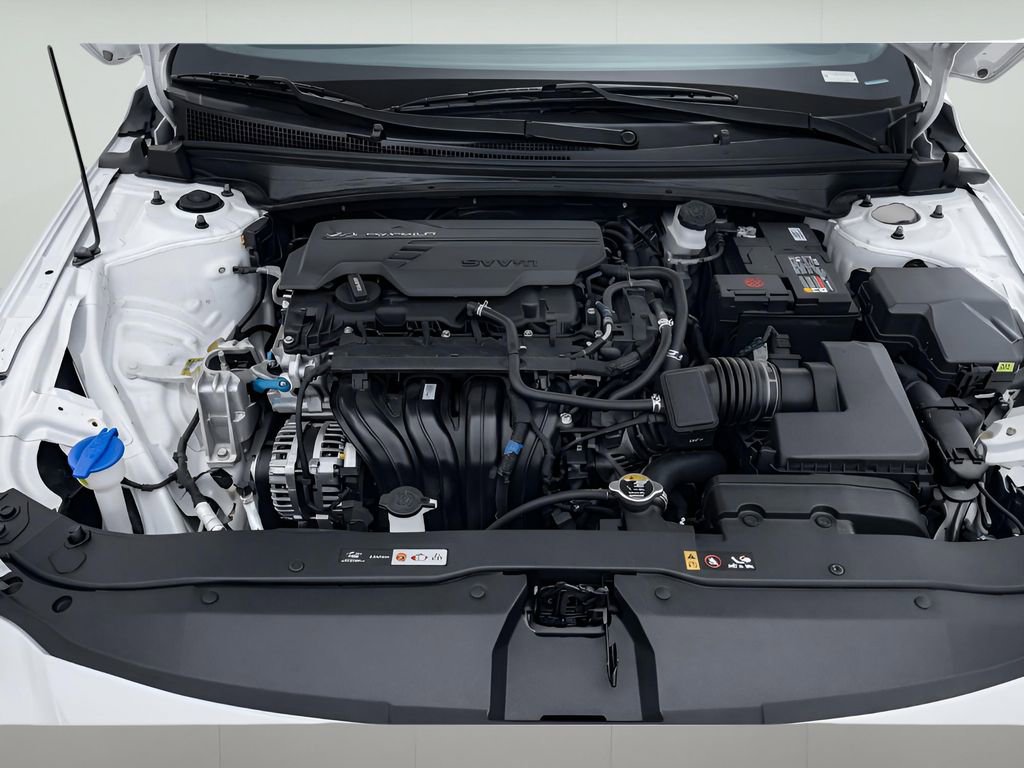 Used 2025 Hyundai Elantra Blue image 30