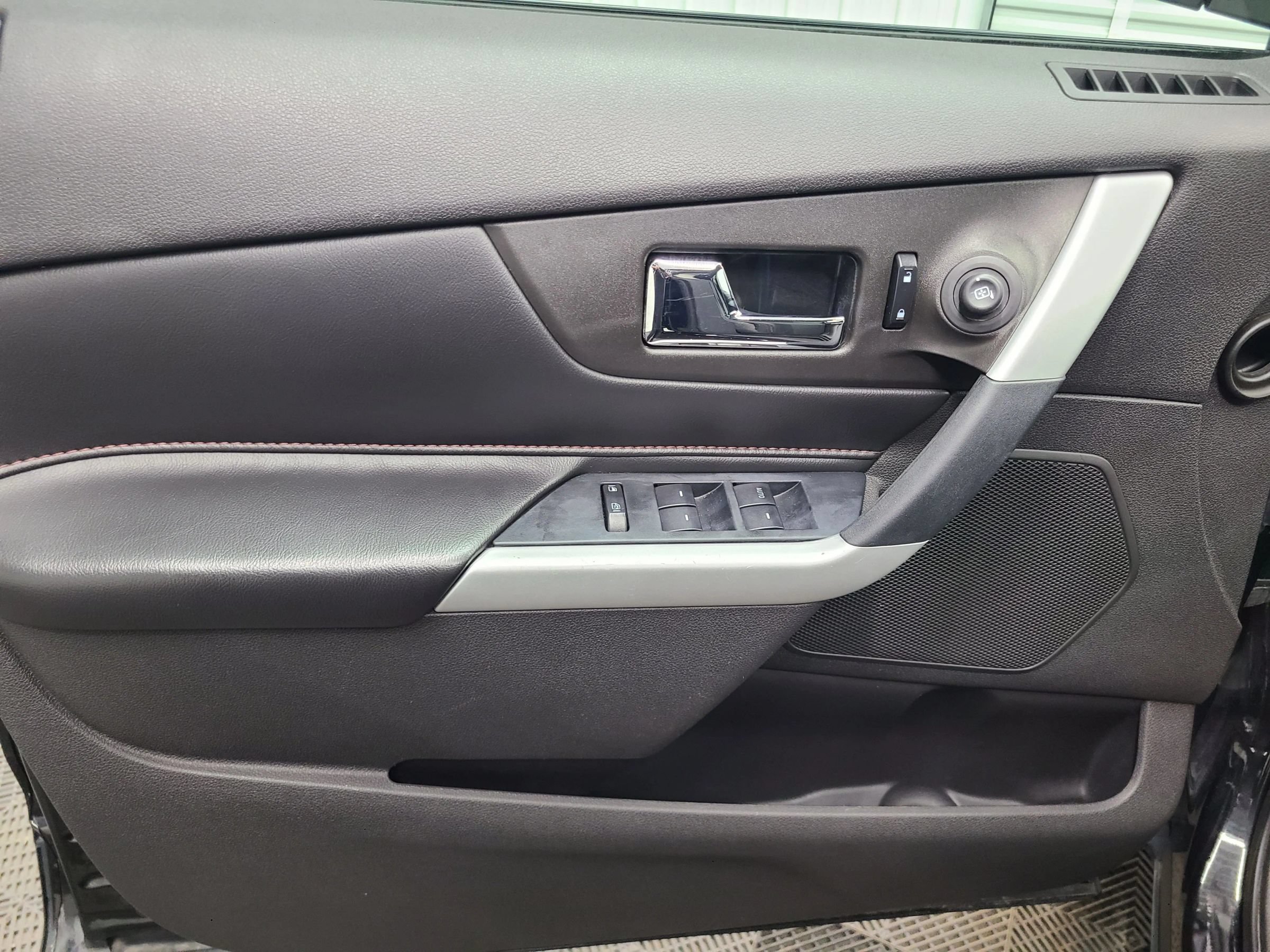 Used 2011 Ford Edge SEL w/ 202A Rapid Spec Order Code FWD image 21