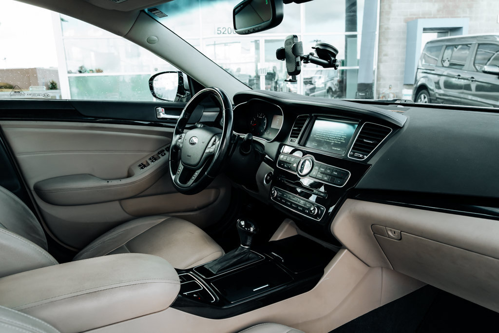 Used 2014 Kia Cadenza Premium FWD image 44