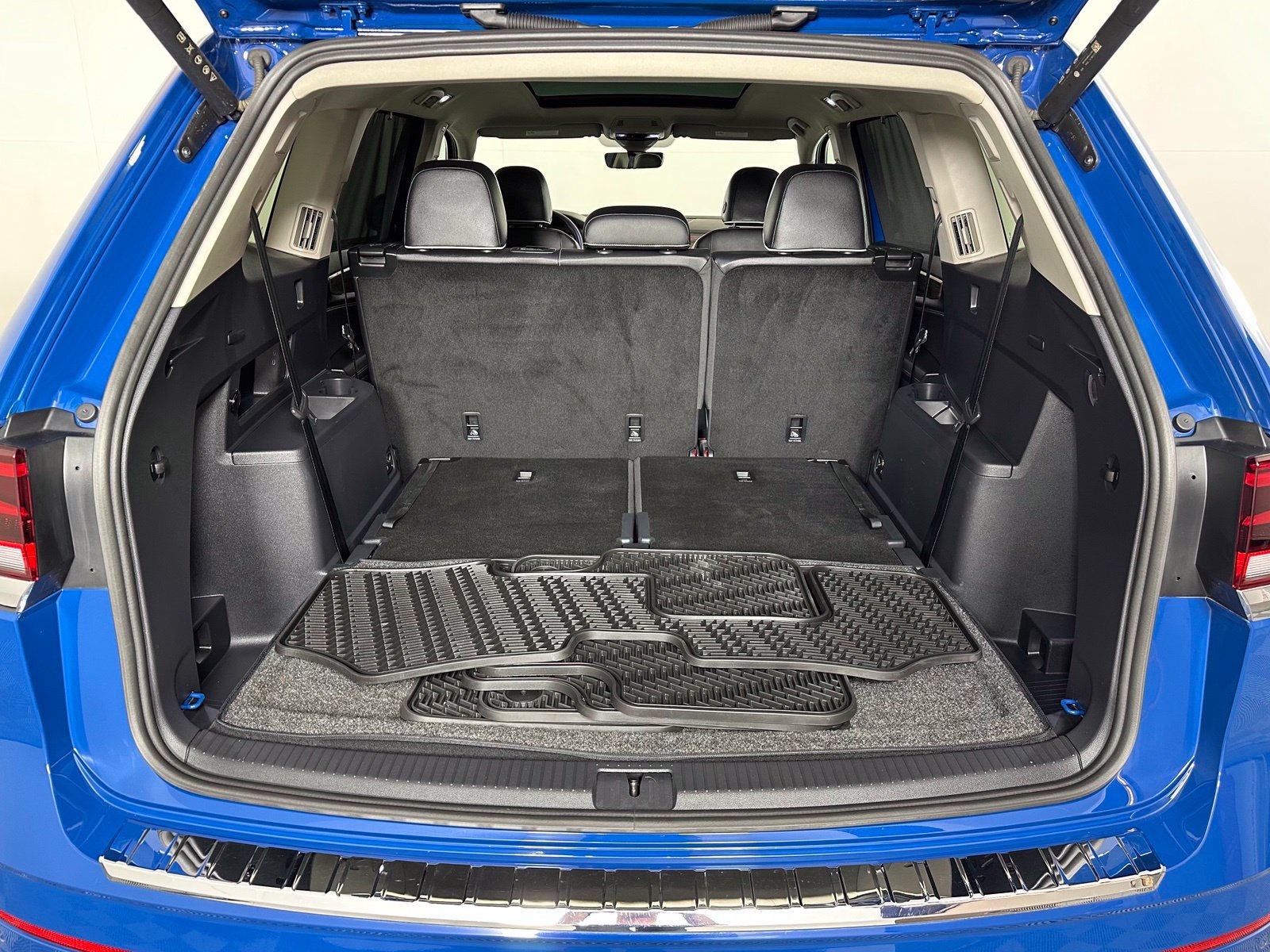 Used 2025 Volkswagen Atlas SEL Premium R-Line AWD/4WD image 26