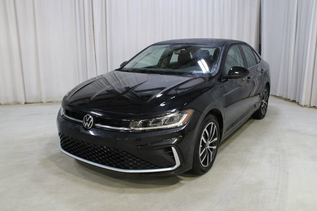 Used 2025 Volkswagen Jetta SE w/ Sunroof Package image 39