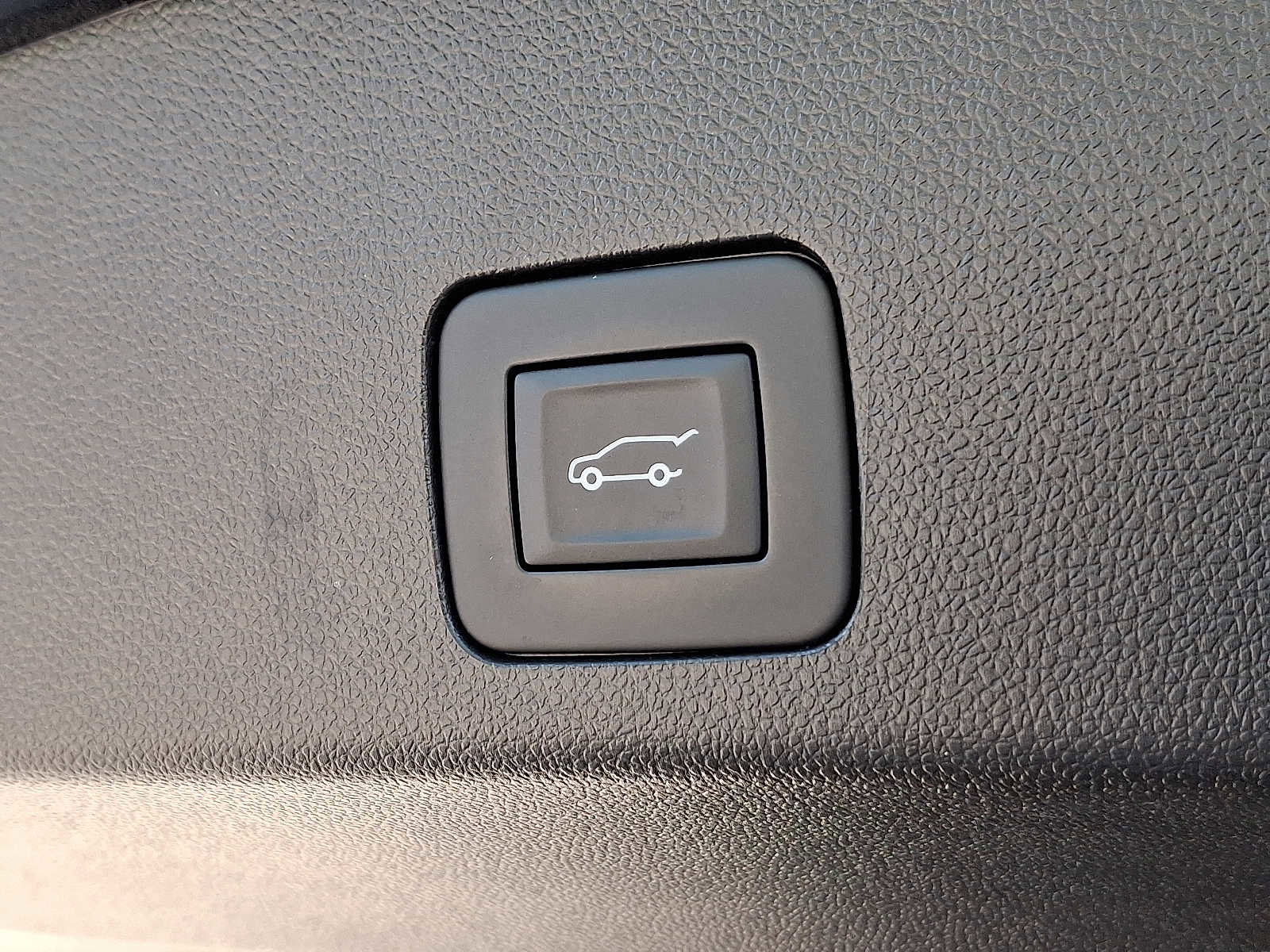 Used 2023 Buick Encore GX Select w/ Sport Touring Package image 30