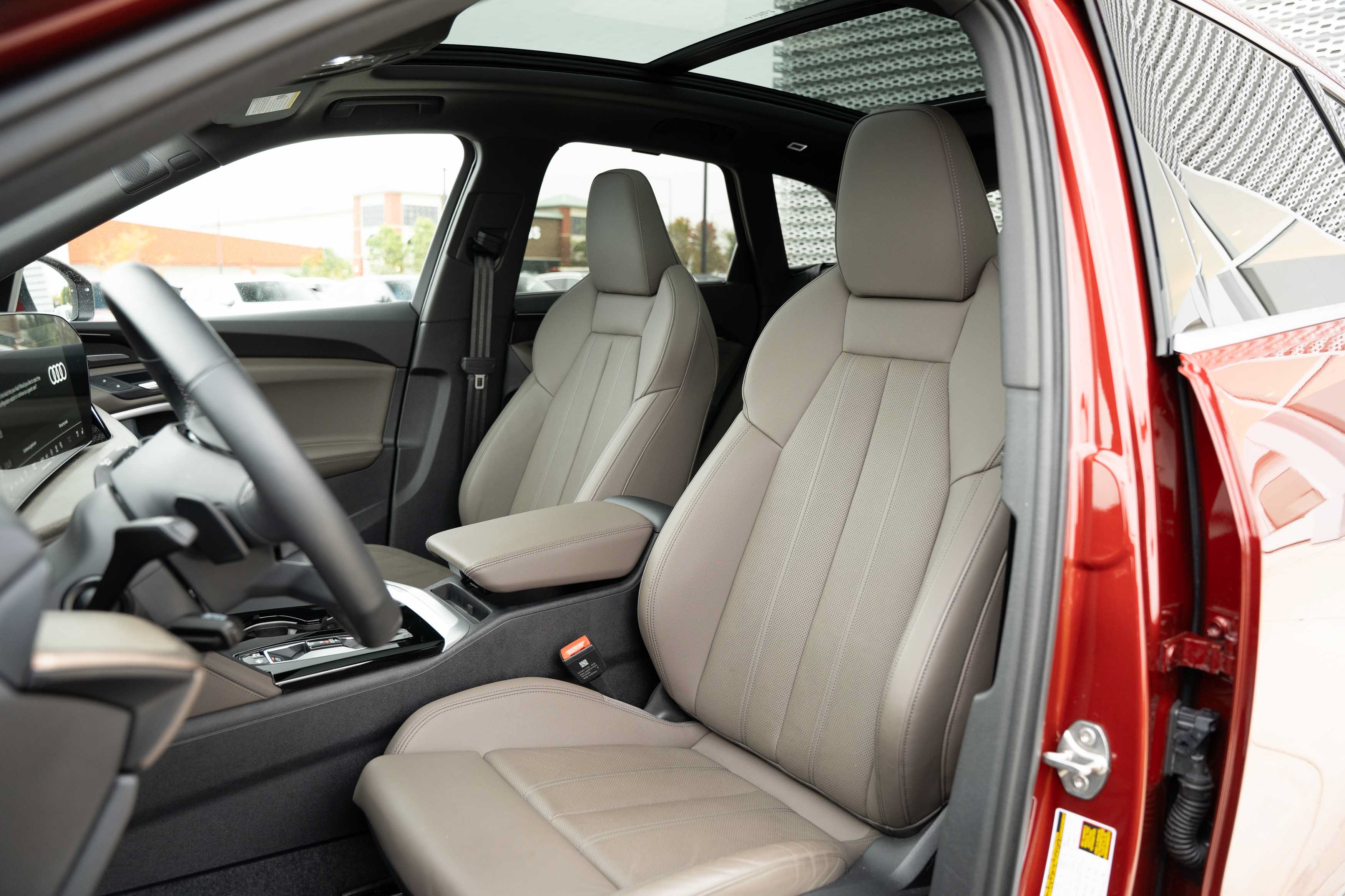 Certified 2025 Audi Q5 Premium AWD/4WD image 18