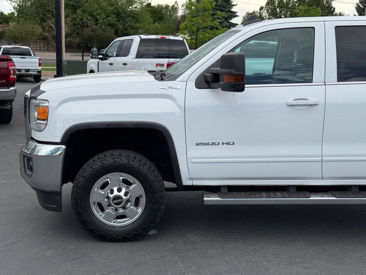 Used 2019 GMC Sierra 2500 SLE AWD/4WD image 4