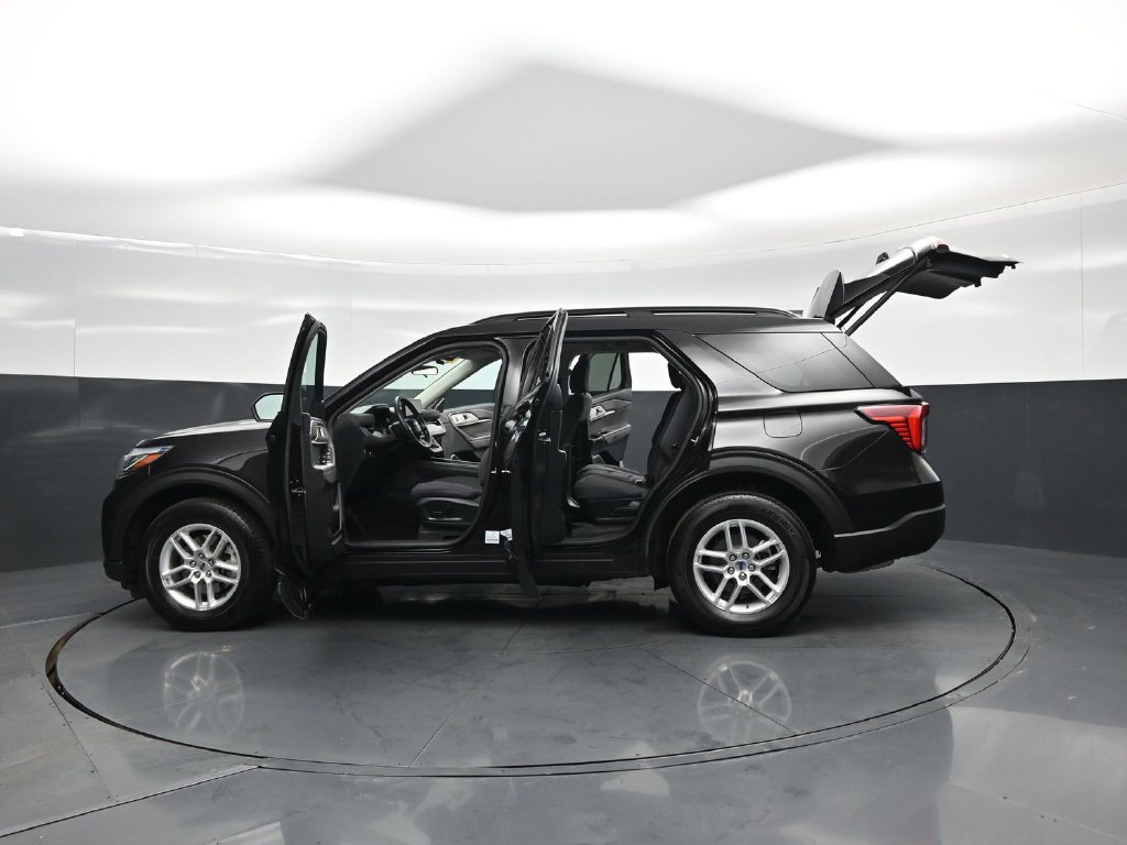 Used 2025 Ford Explorer Active AWD/4WD image 38