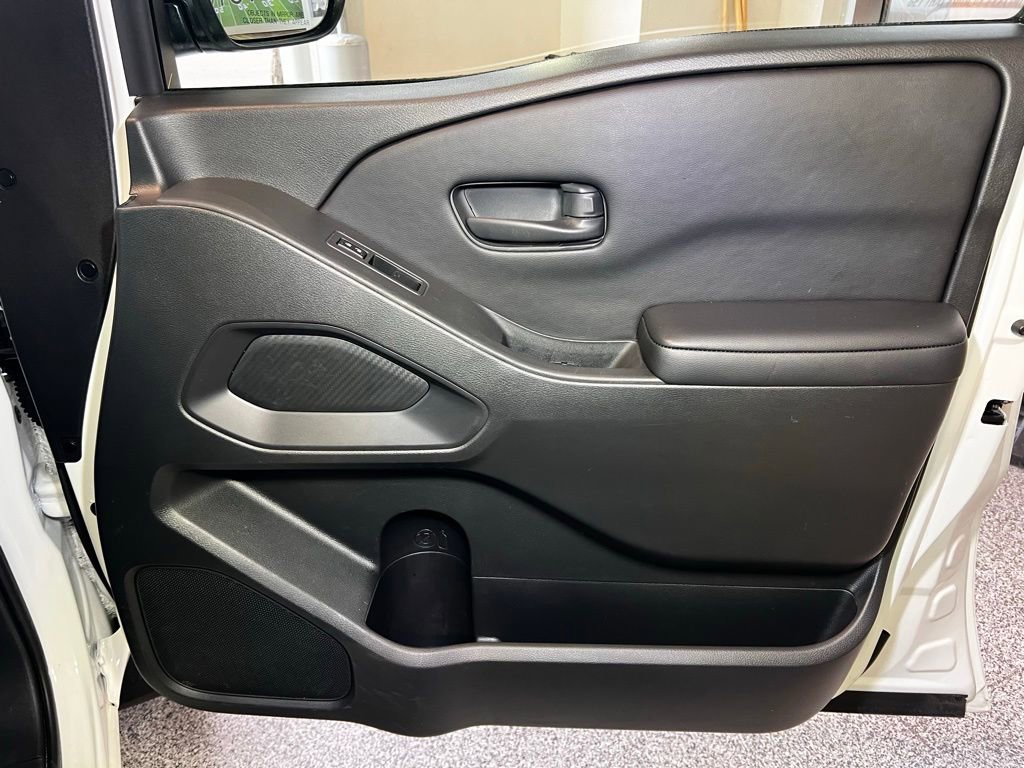 Used 2025 Nissan Frontier S image 43