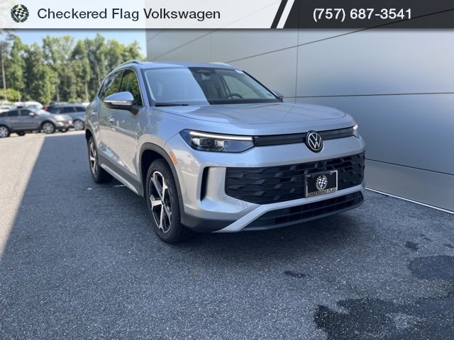 New 2025 Volkswagen Tiguan SE image 23