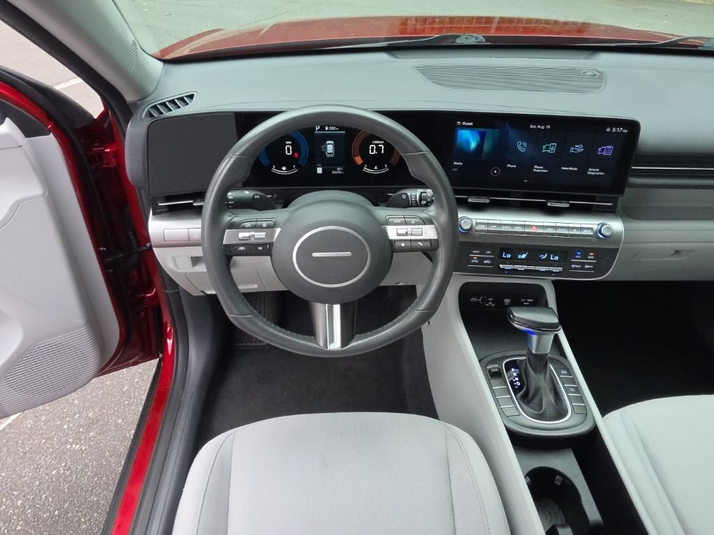 Used 2025 Hyundai Kona SEL FWD image 30