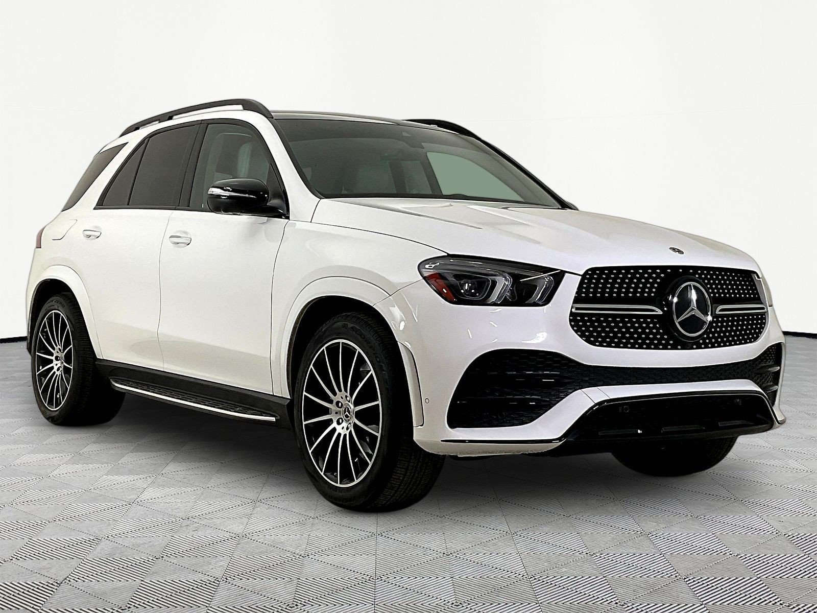 Used 2023 Mercedes-Benz GLE 350 4MATIC image 3