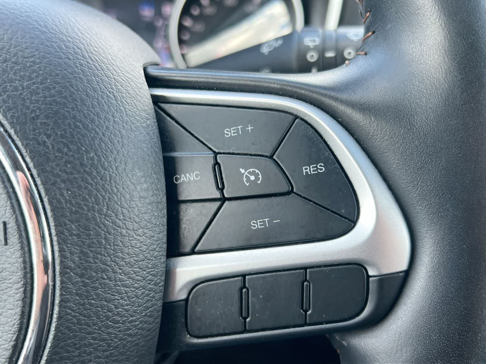 Used 2020 Jeep Compass Limited AWD/4WD image 24